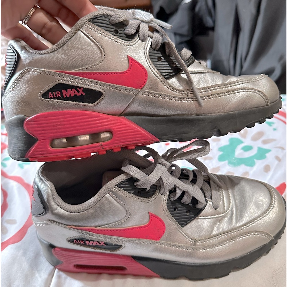 Nike Air Max 90 size 6Y gray/pink